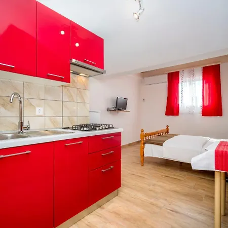 Hilde Red-10 By Interhome Апартаменты Медулин