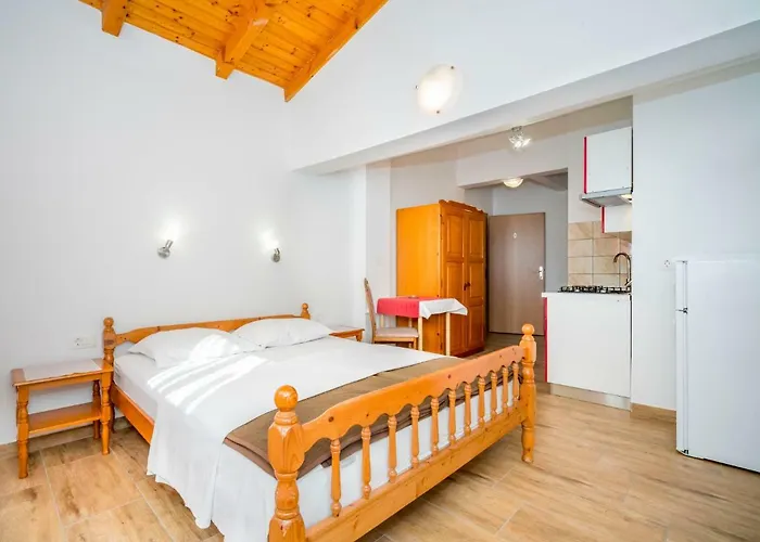 Hilde Red-10 By Interhome